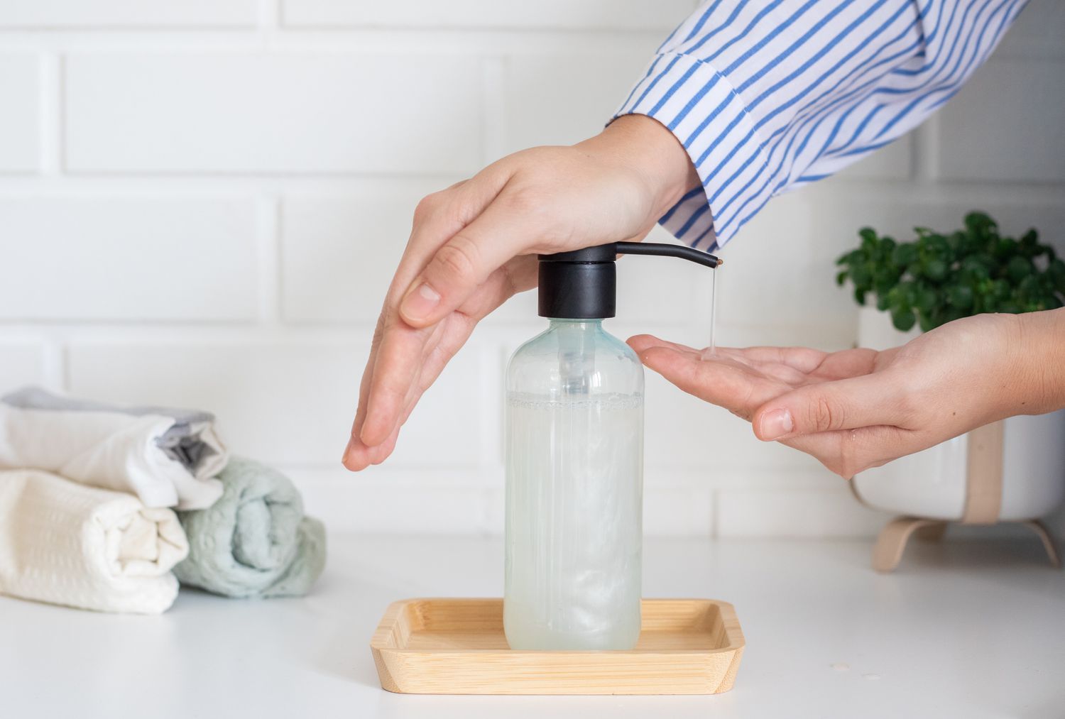 طريقة عمل الصابون السائل بالزيت