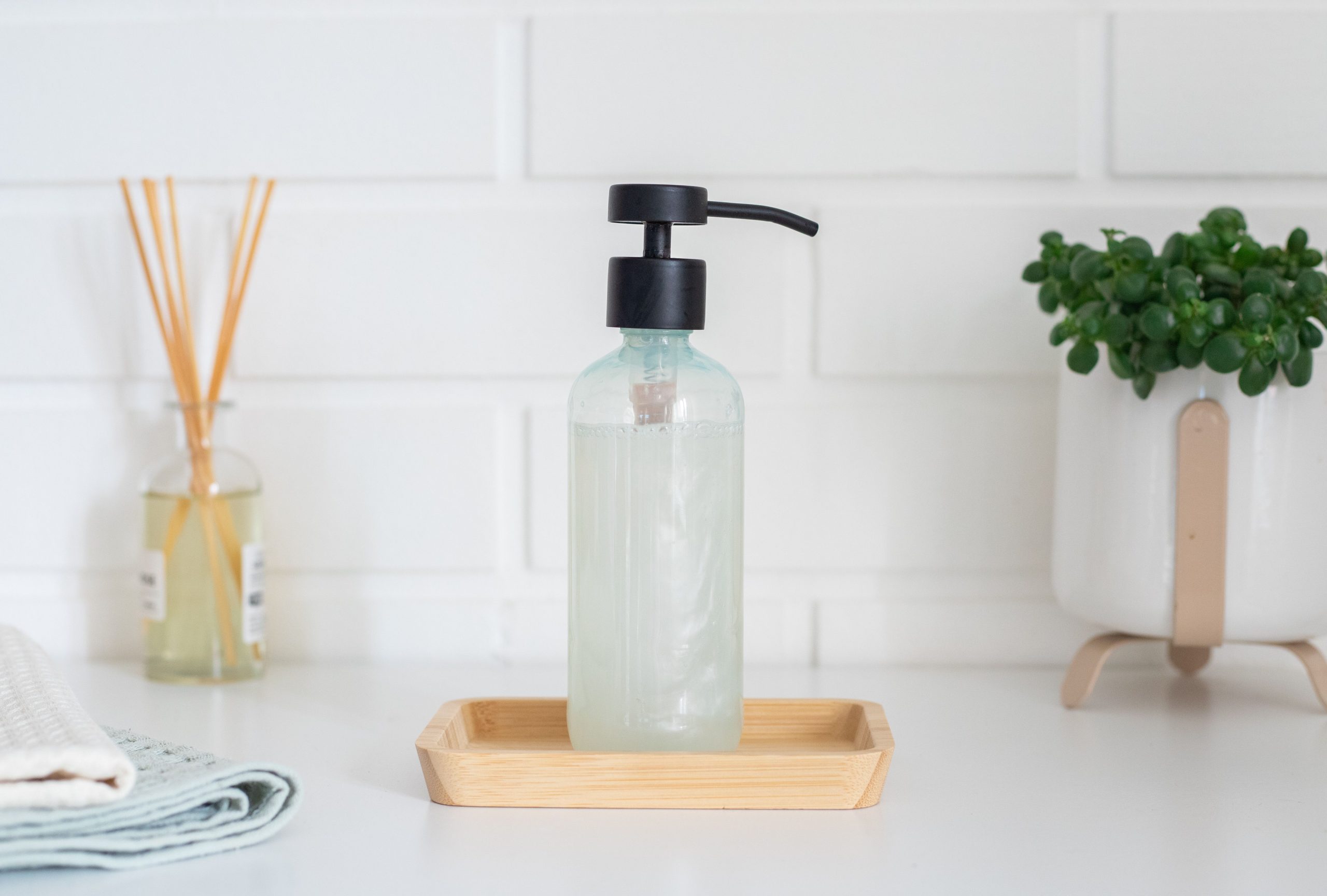 طريقة عمل الصابون السائل بالزيت